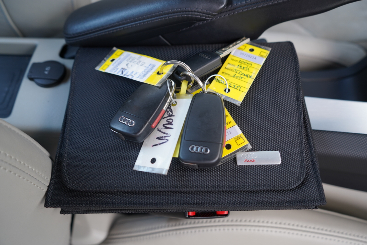 Audi TT 2dr Cpe MT 3.2L quattro Prem Plus 2009