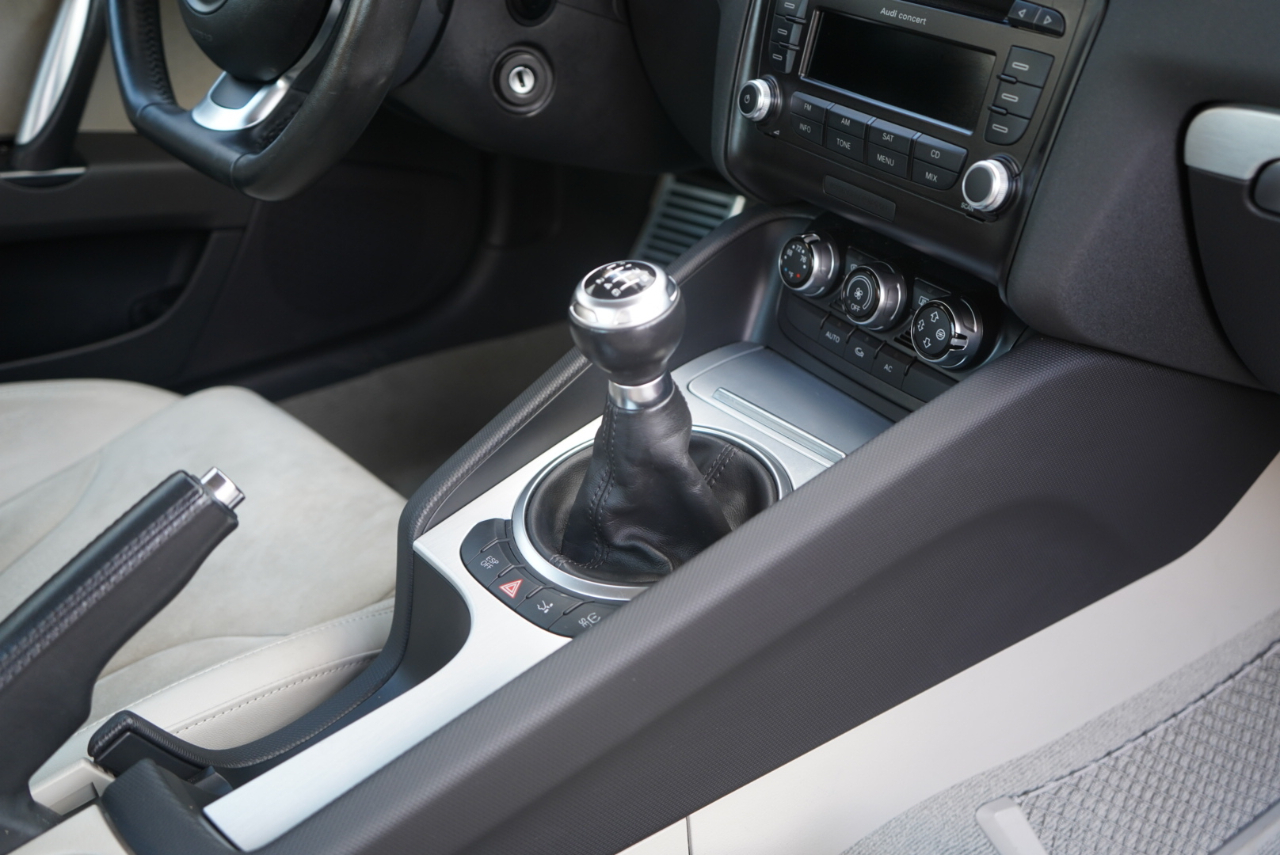 Audi TT 2dr Cpe MT 3.2L quattro Prem Plus 2009