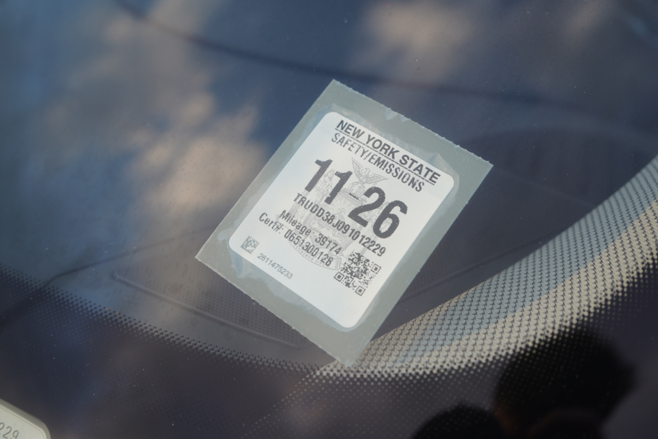 Audi TT 2dr Cpe MT 3.2L quattro Prem Plus 2009