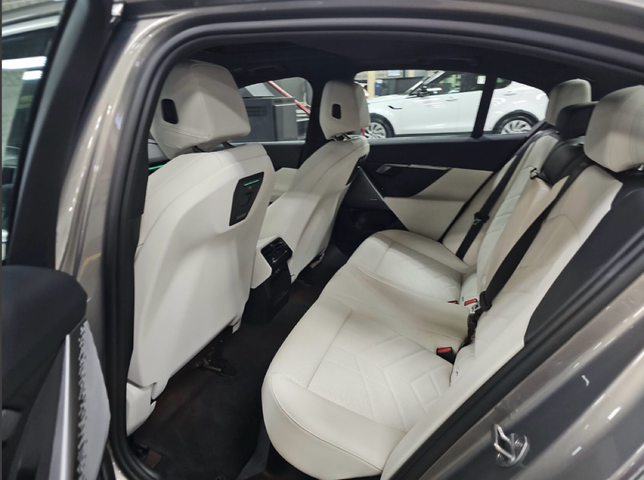 BMW 5 Series 530i xDrive Sedan 2024