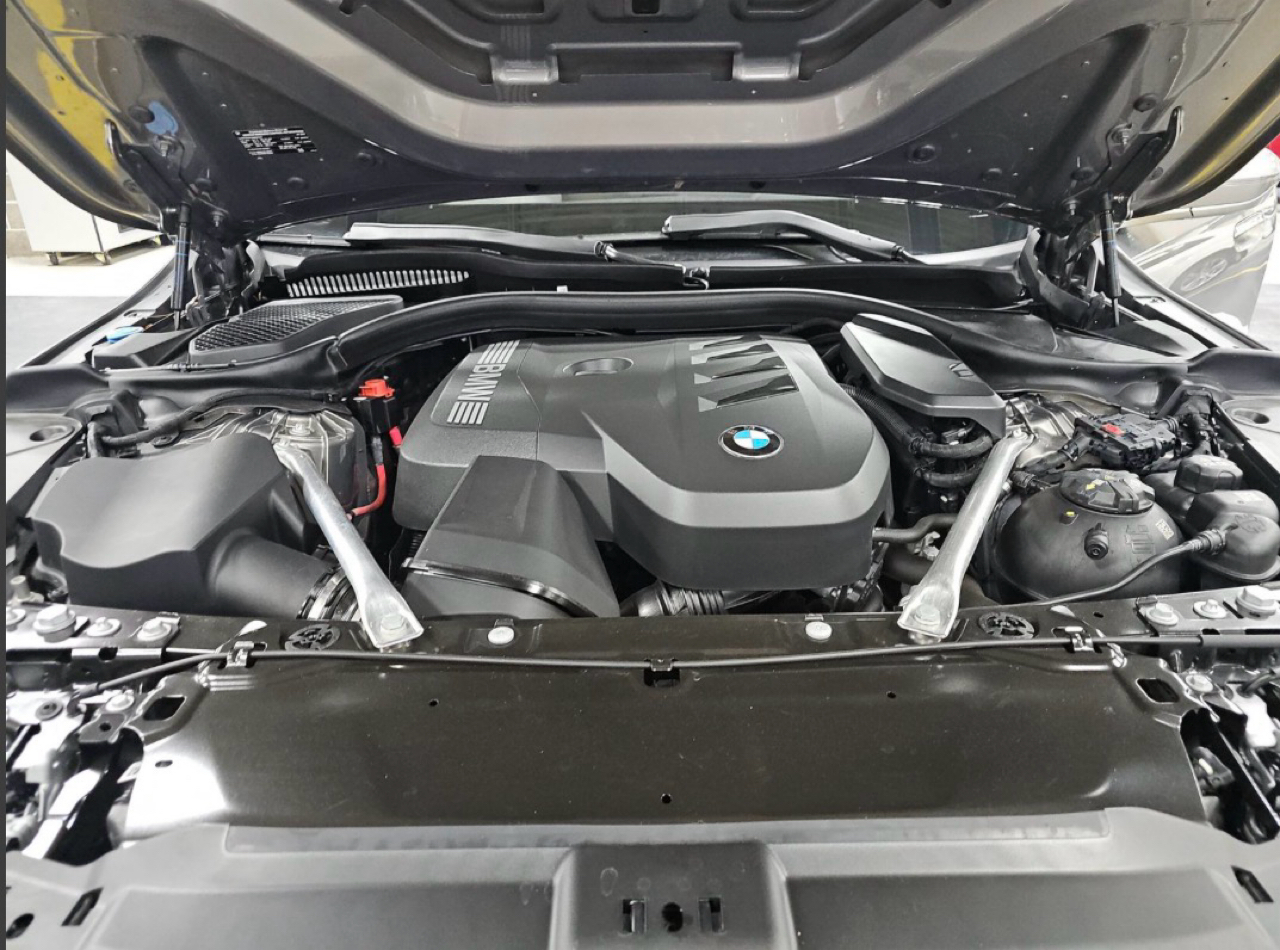 BMW 5 Series 530i xDrive Sedan 2024