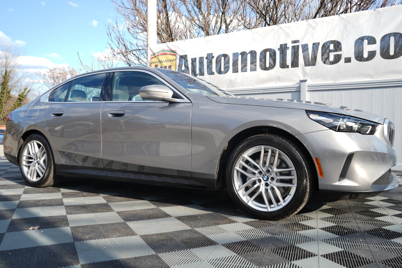 BMW 5 Series 530i xDrive Sedan 2024