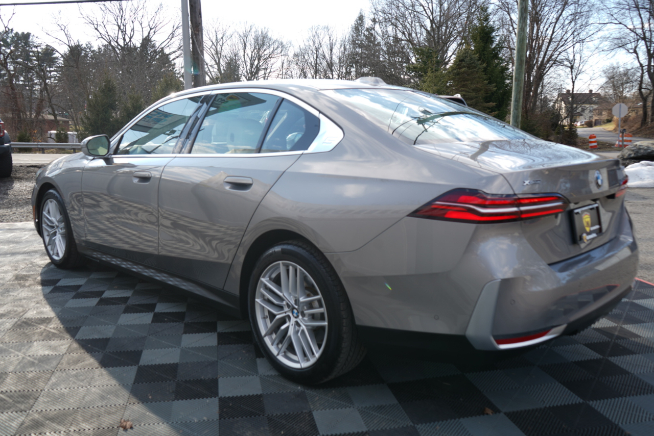 BMW 5 Series 530i xDrive Sedan 2024