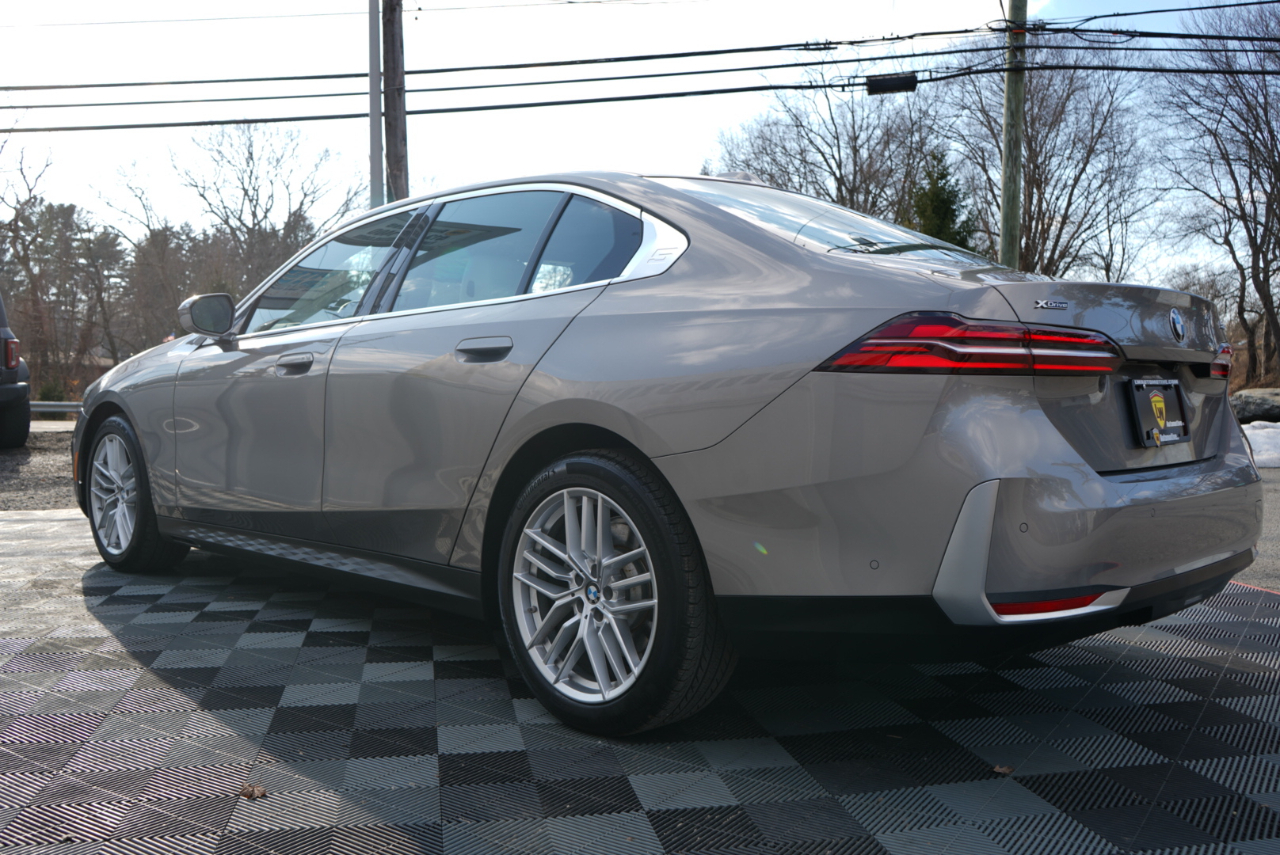 BMW 5 Series 530i xDrive Sedan 2024