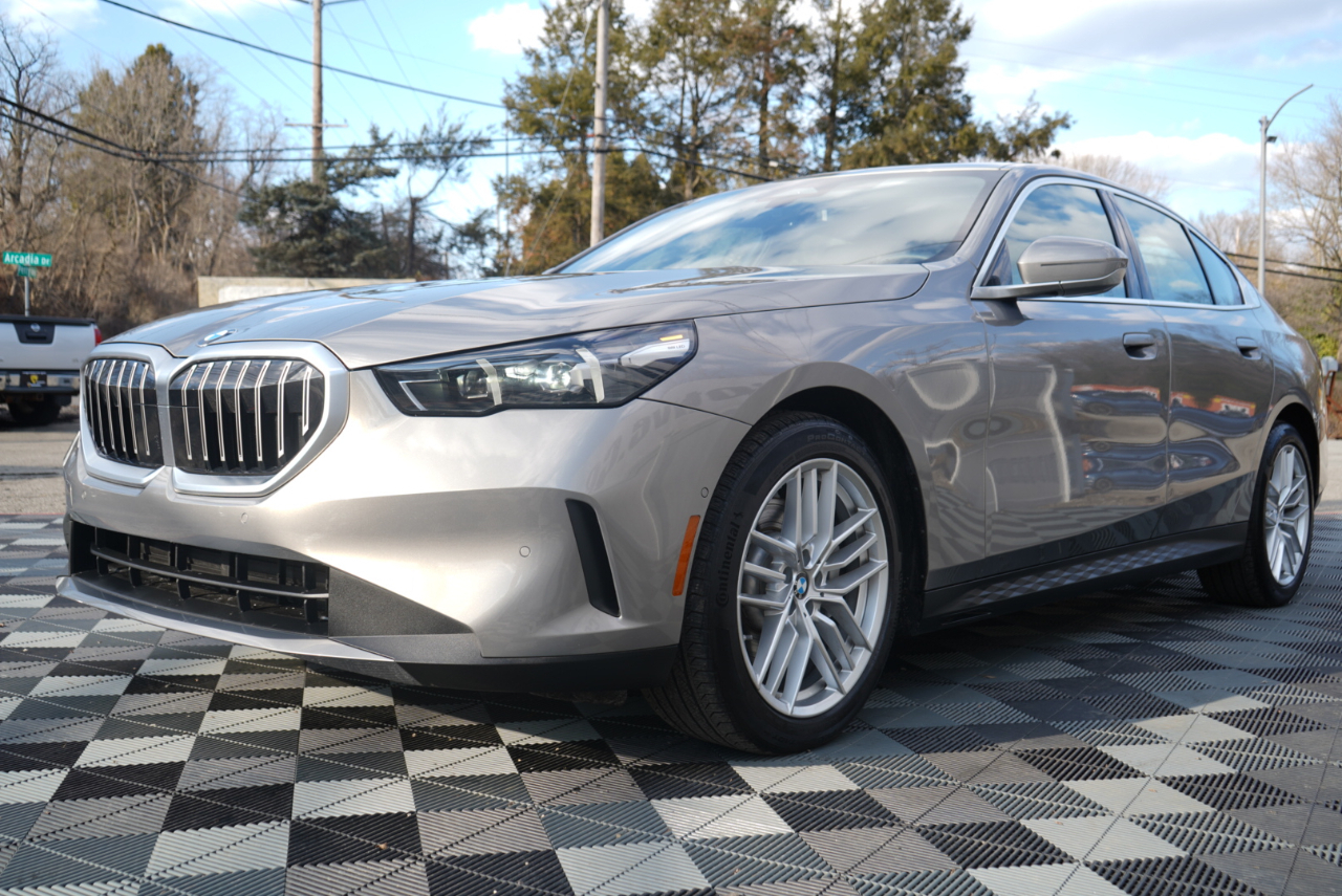 BMW 5 Series 530i xDrive Sedan 2024