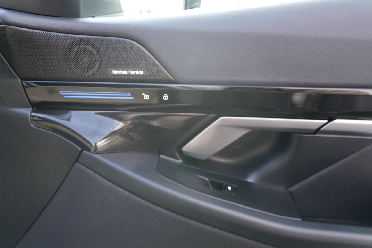 BMW 5 Series 530i xDrive Sedan 2024