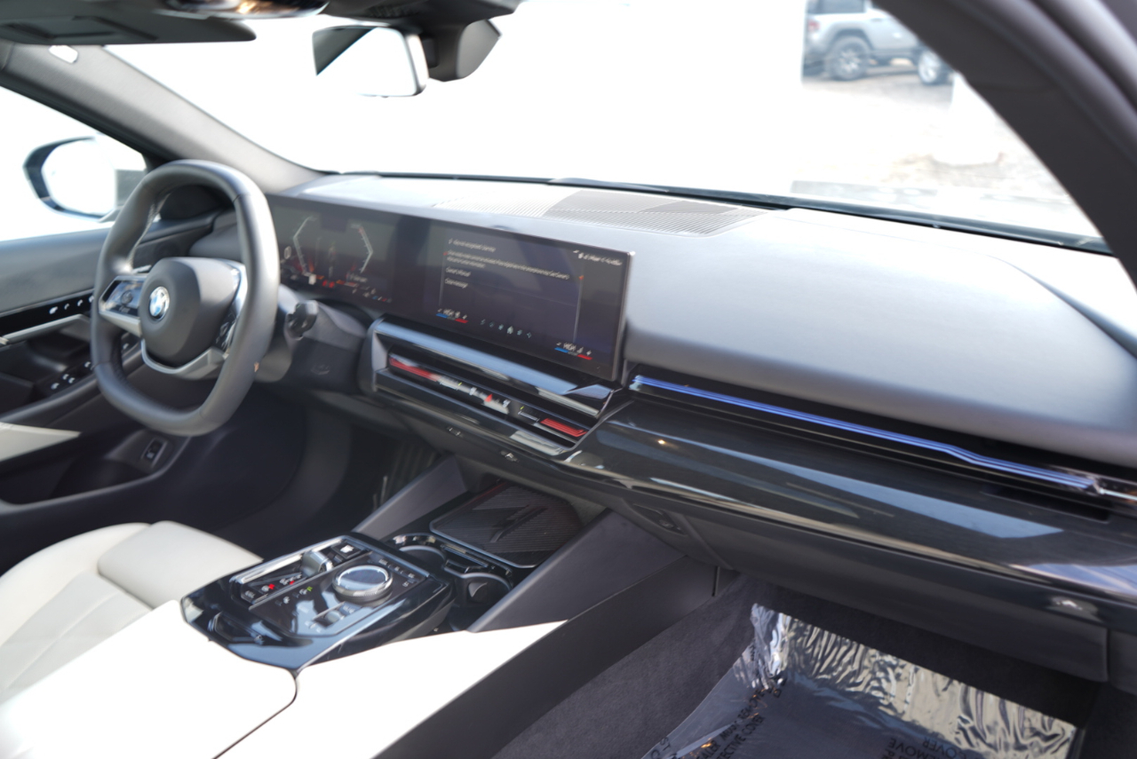 BMW 5 Series 530i xDrive Sedan 2024