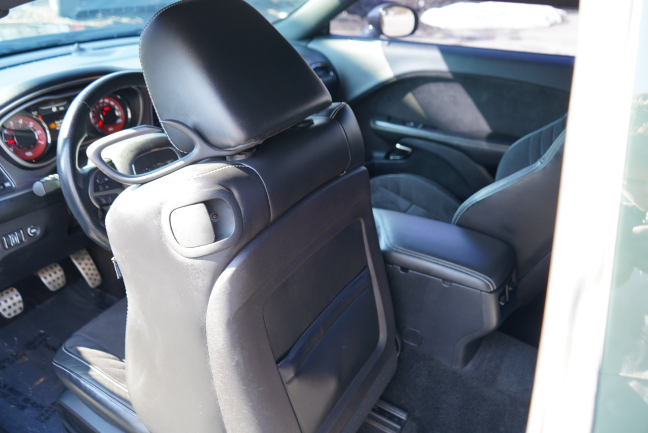 Dodge Challenger 2dr Cpe SRT Hellcat 2015