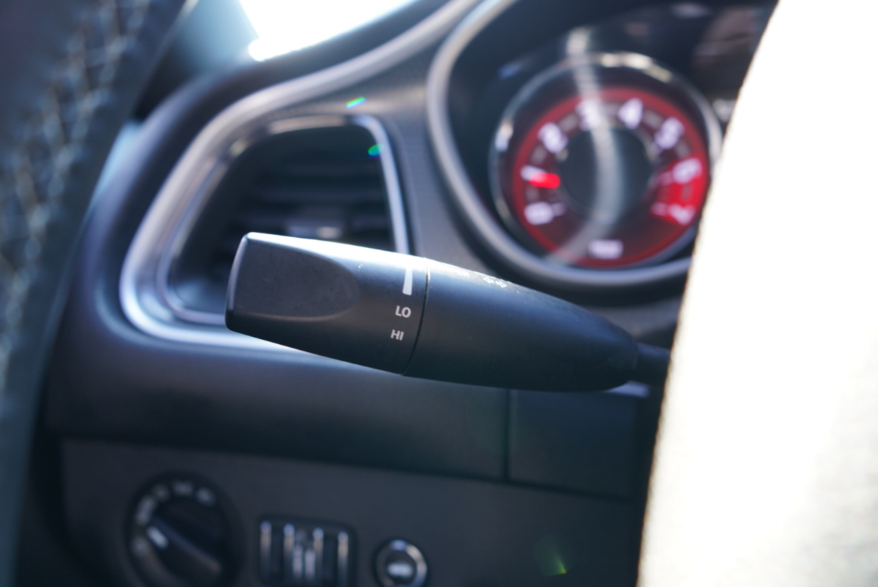 Dodge Challenger 2dr Cpe SRT Hellcat 2015