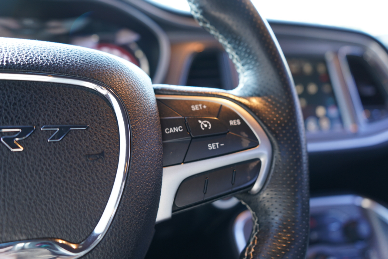 Dodge Challenger 2dr Cpe SRT Hellcat 2015