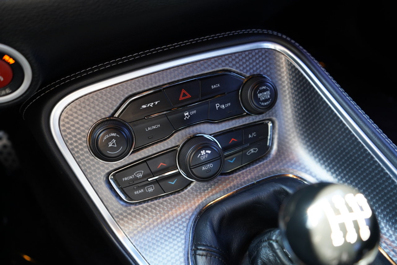 Dodge Challenger 2dr Cpe SRT Hellcat 2015