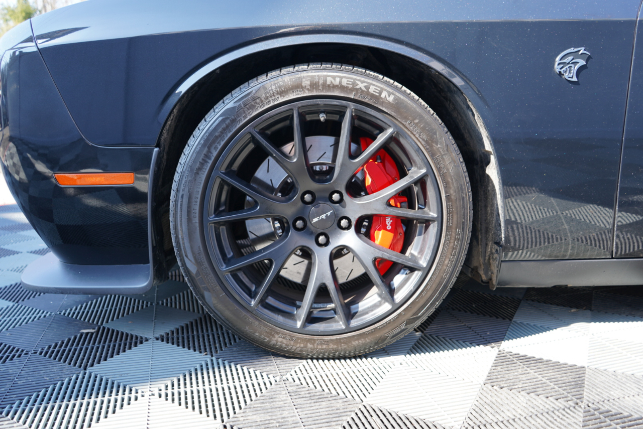 Dodge Challenger 2dr Cpe SRT Hellcat 2015