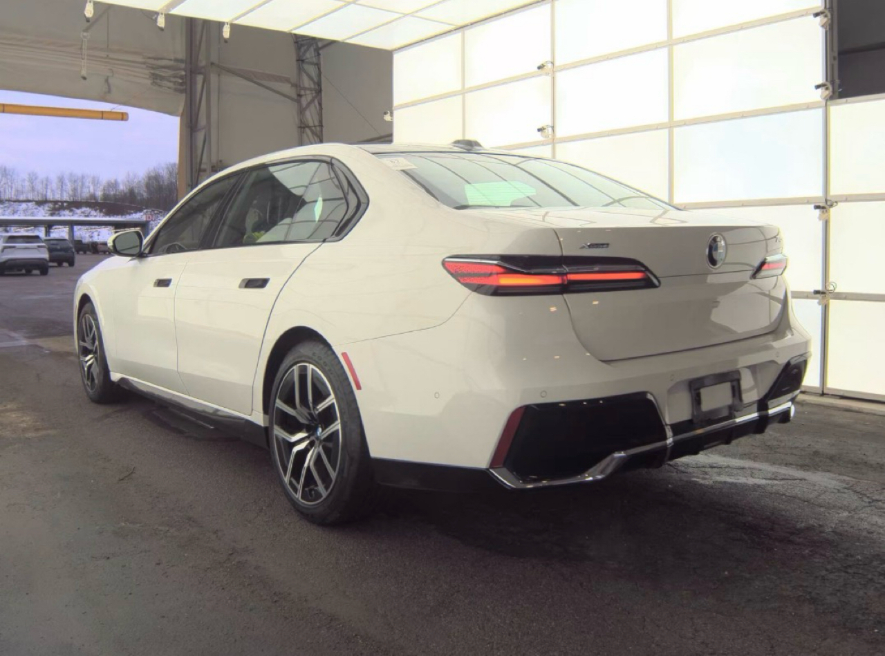 BMW 7 Series 740i xDrive Sedan 2024