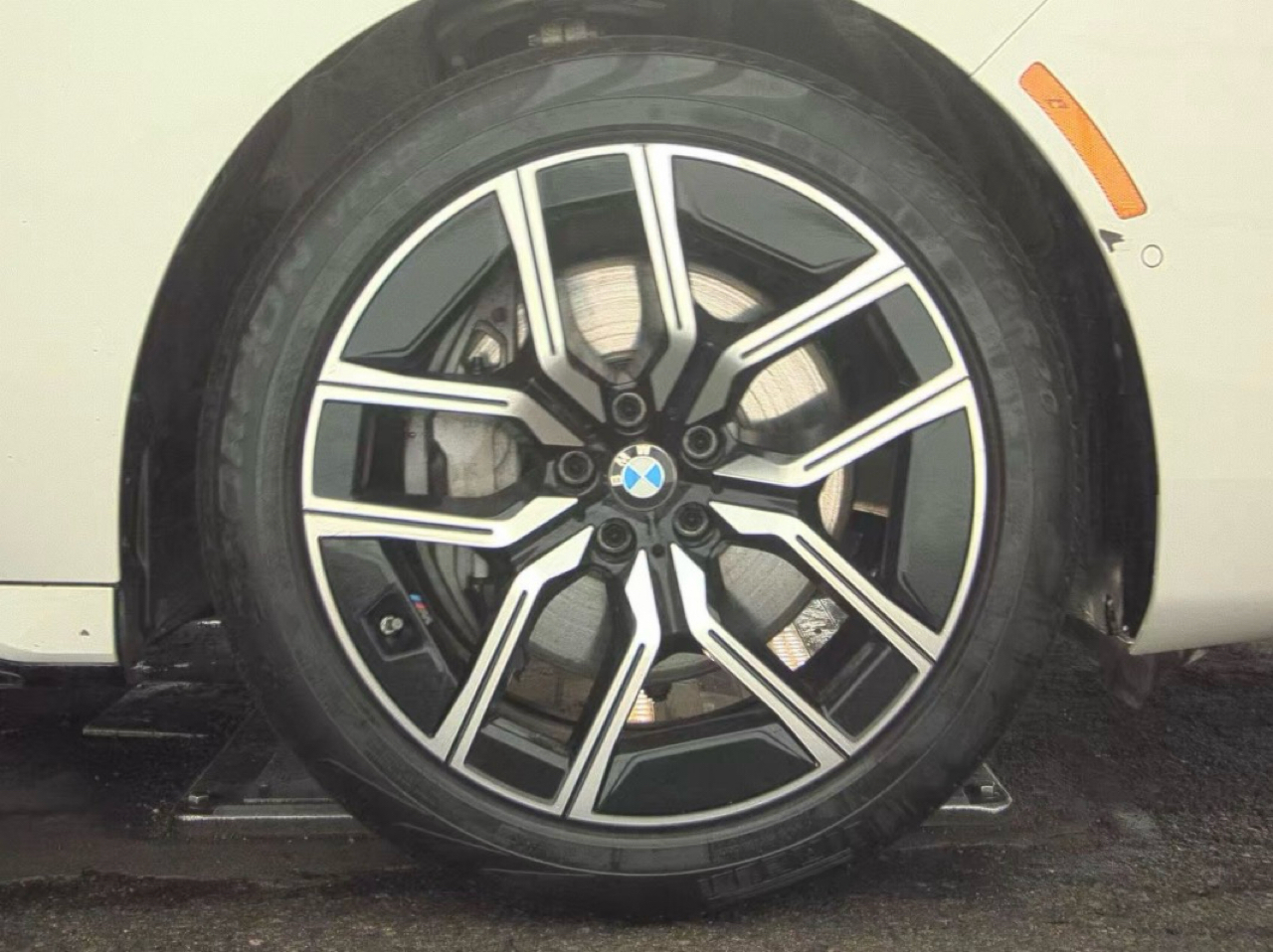 BMW 7 Series 740i xDrive Sedan 2024