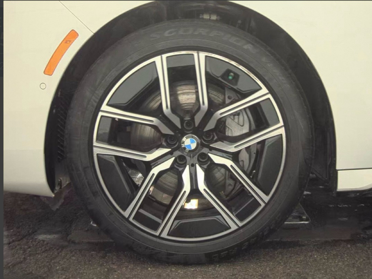 BMW 7 Series 740i xDrive Sedan 2024