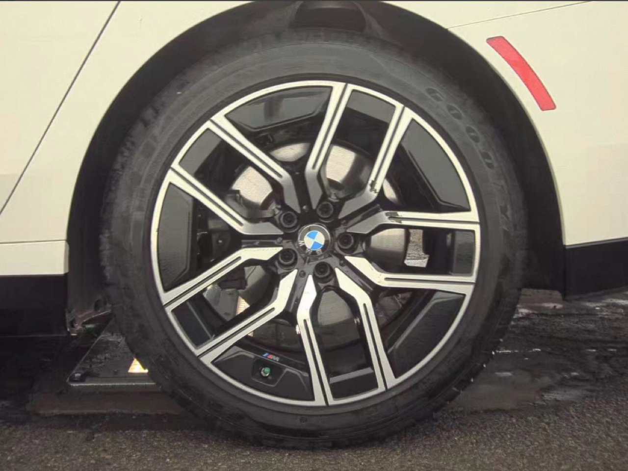 BMW 7 Series 740i xDrive Sedan 2024