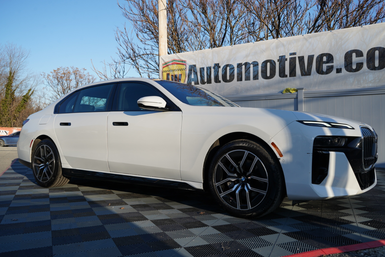 BMW 7 Series 740i xDrive Sedan 2024