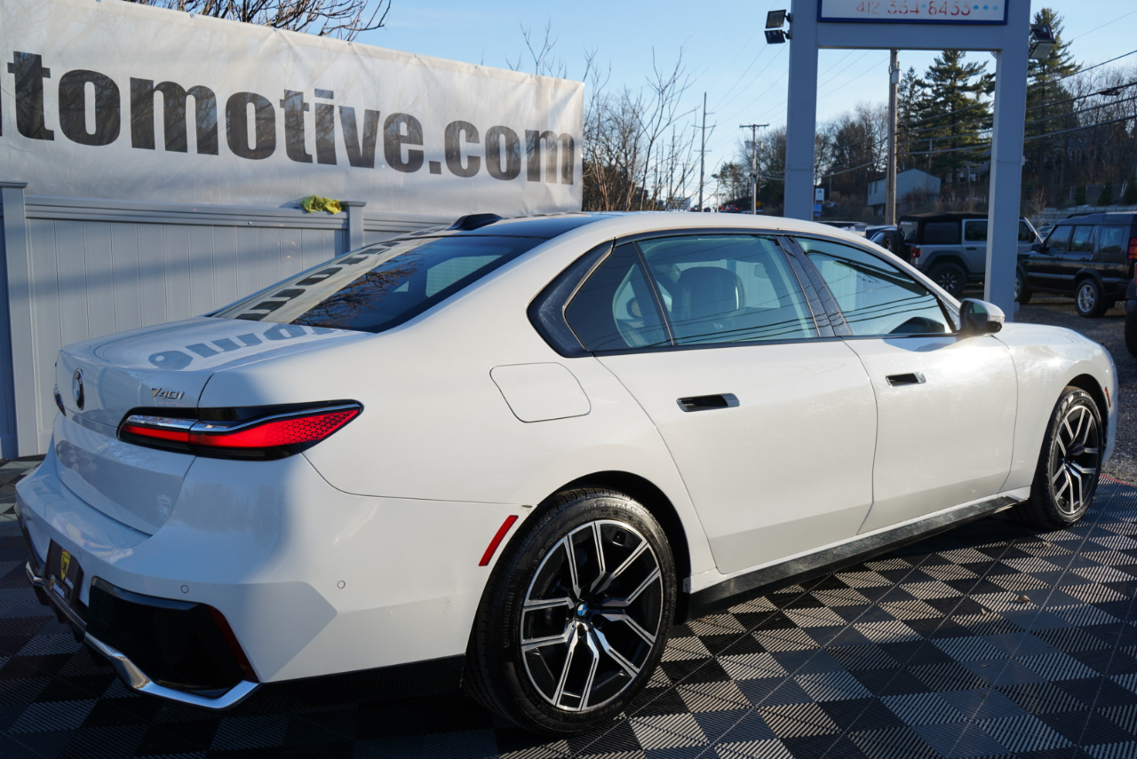 BMW 7 Series 740i xDrive Sedan 2024