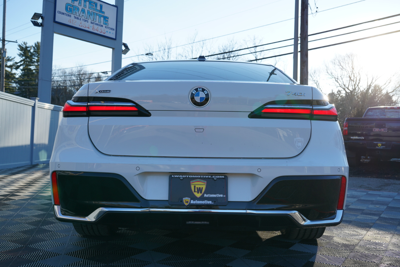 BMW 7 Series 740i xDrive Sedan 2024