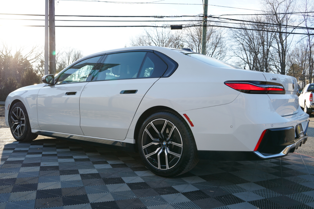 BMW 7 Series 740i xDrive Sedan 2024