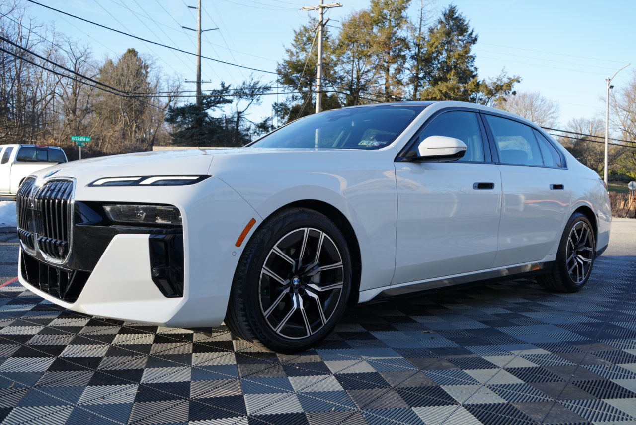 BMW 7 Series 740i xDrive Sedan 2024