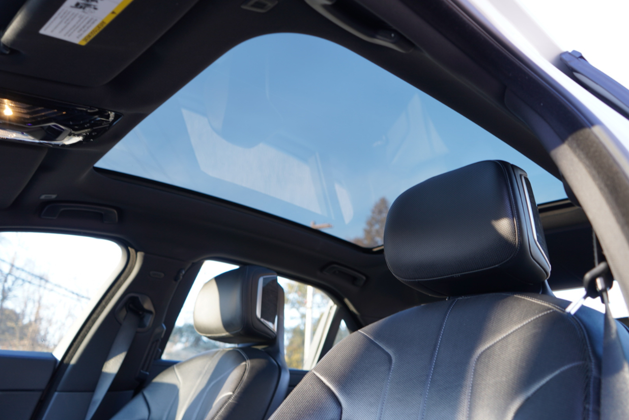 BMW 7 Series 740i xDrive Sedan 2024