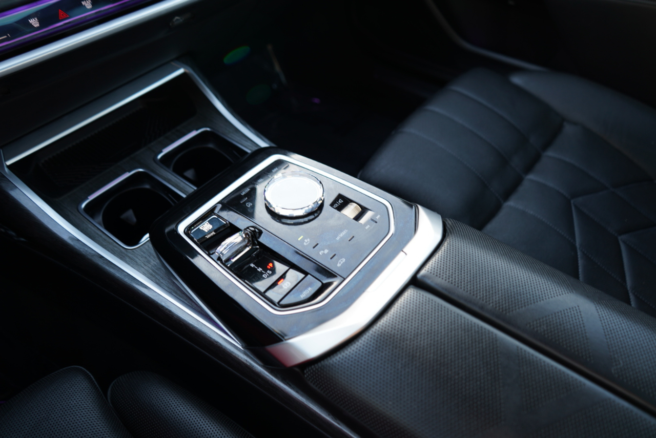 BMW 7 Series 740i xDrive Sedan 2024