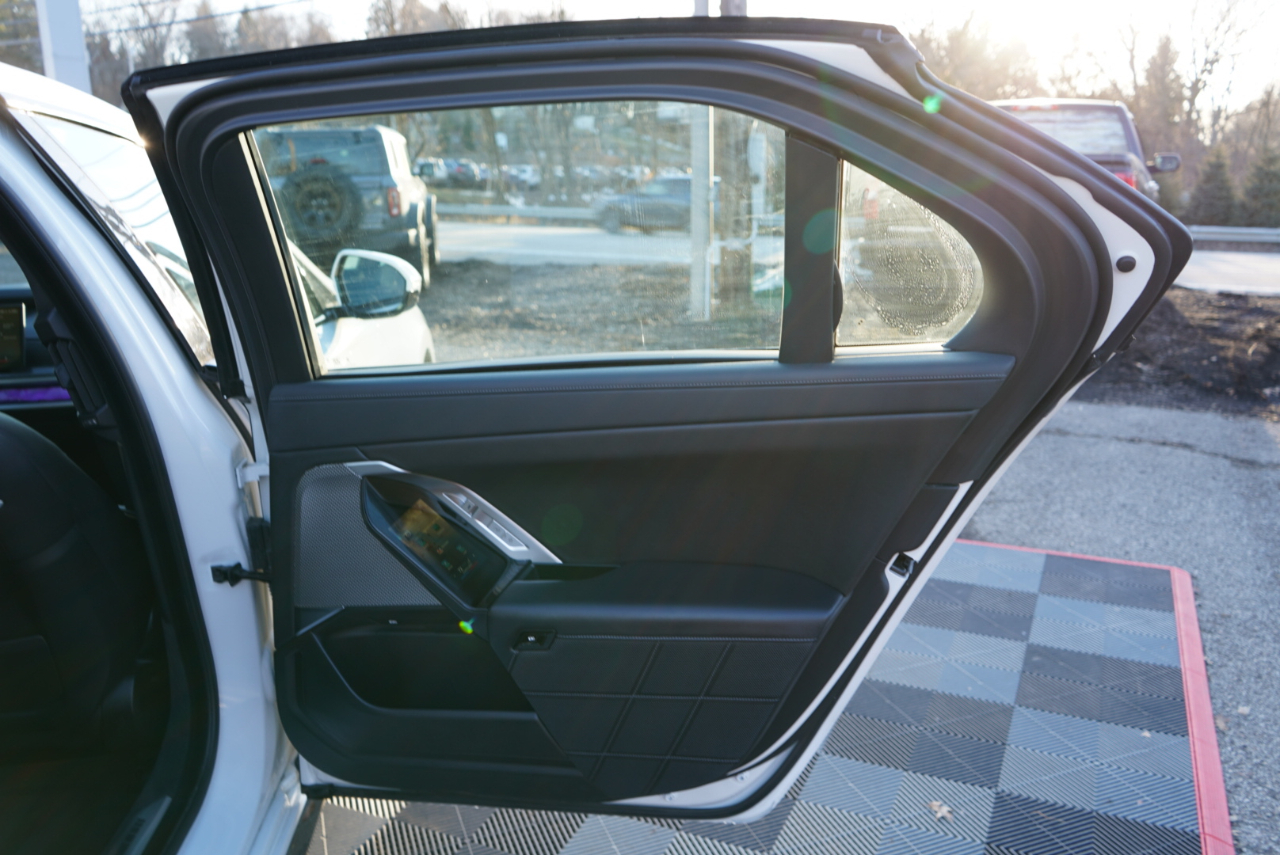 BMW 7 Series 740i xDrive Sedan 2024