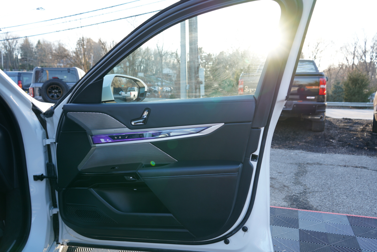 BMW 7 Series 740i xDrive Sedan 2024