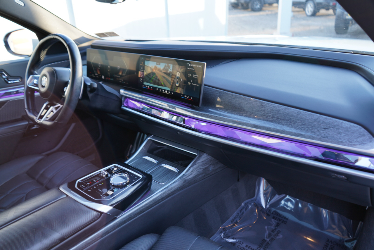 BMW 7 Series 740i xDrive Sedan 2024