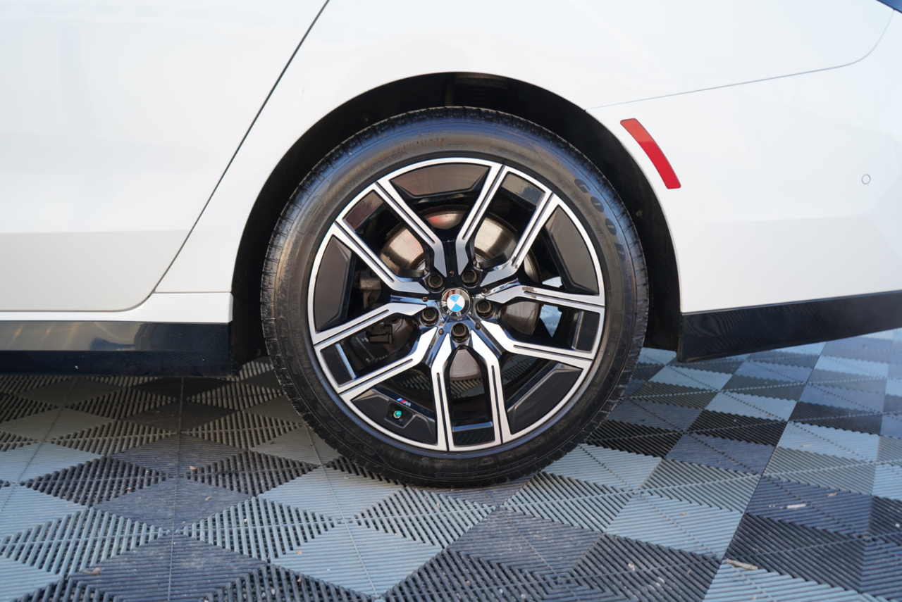 BMW 7 Series 740i xDrive Sedan 2024