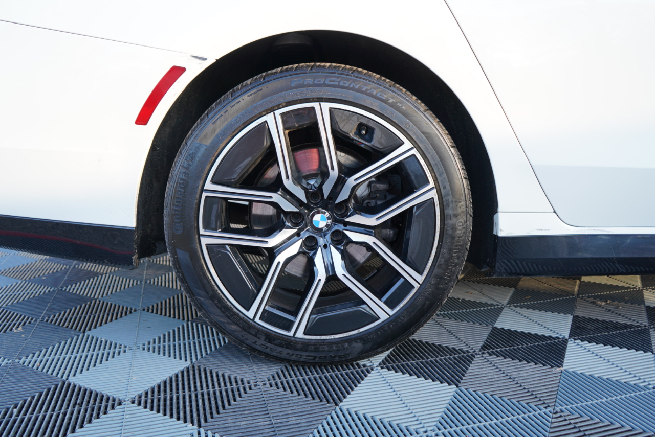 BMW 7 Series 740i xDrive Sedan 2024