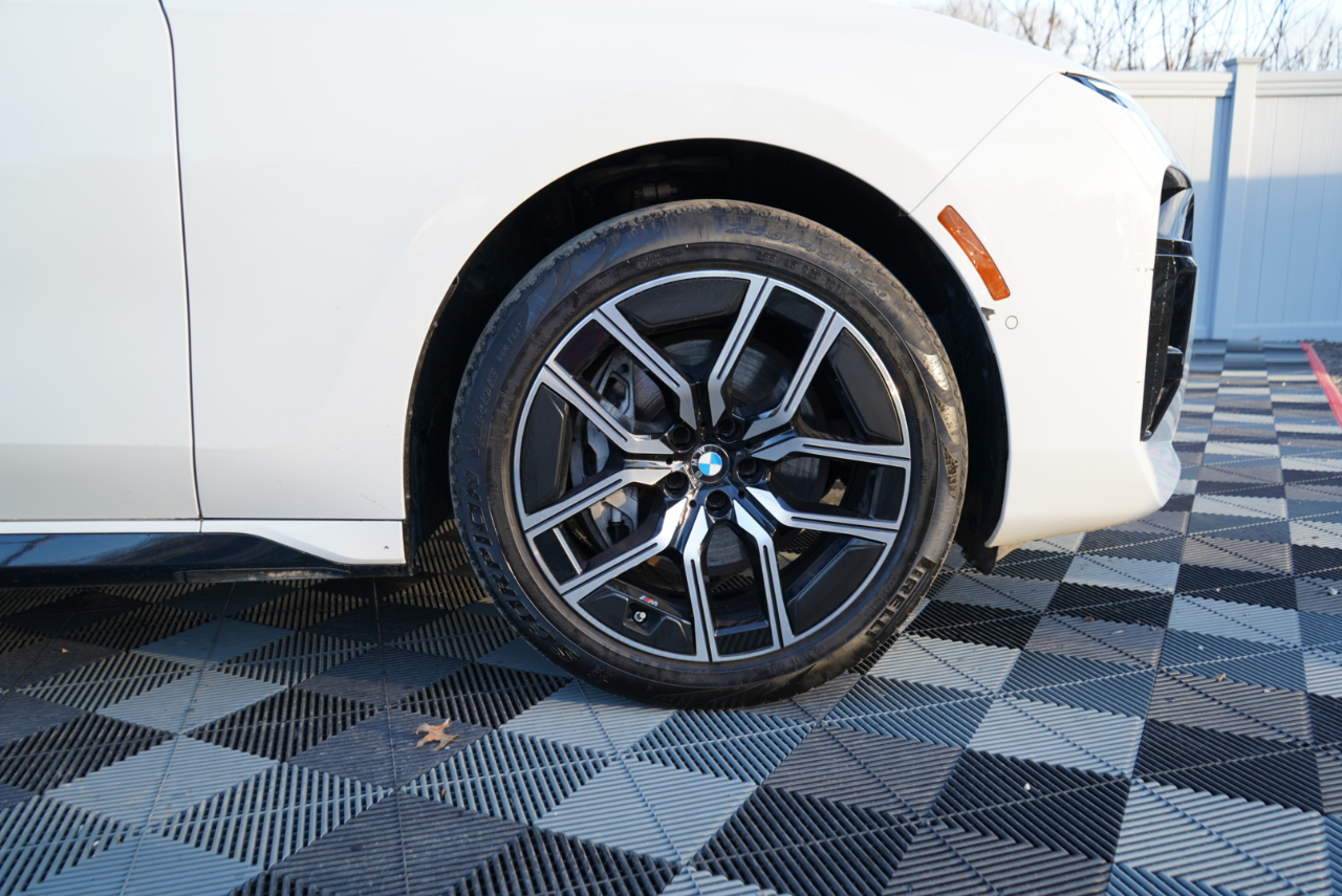 BMW 7 Series 740i xDrive Sedan 2024