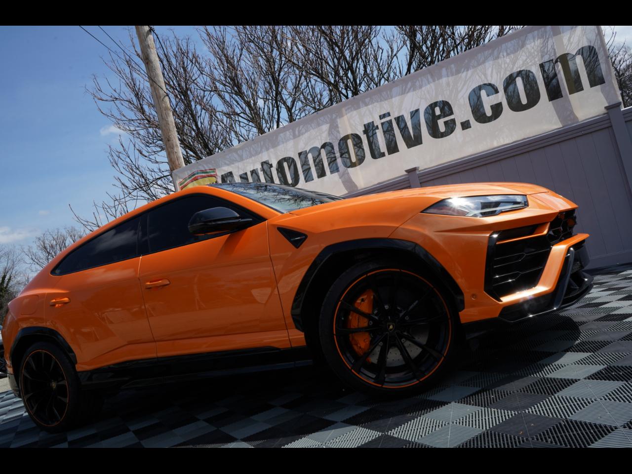 2022 Lamborghini Urus AWD
