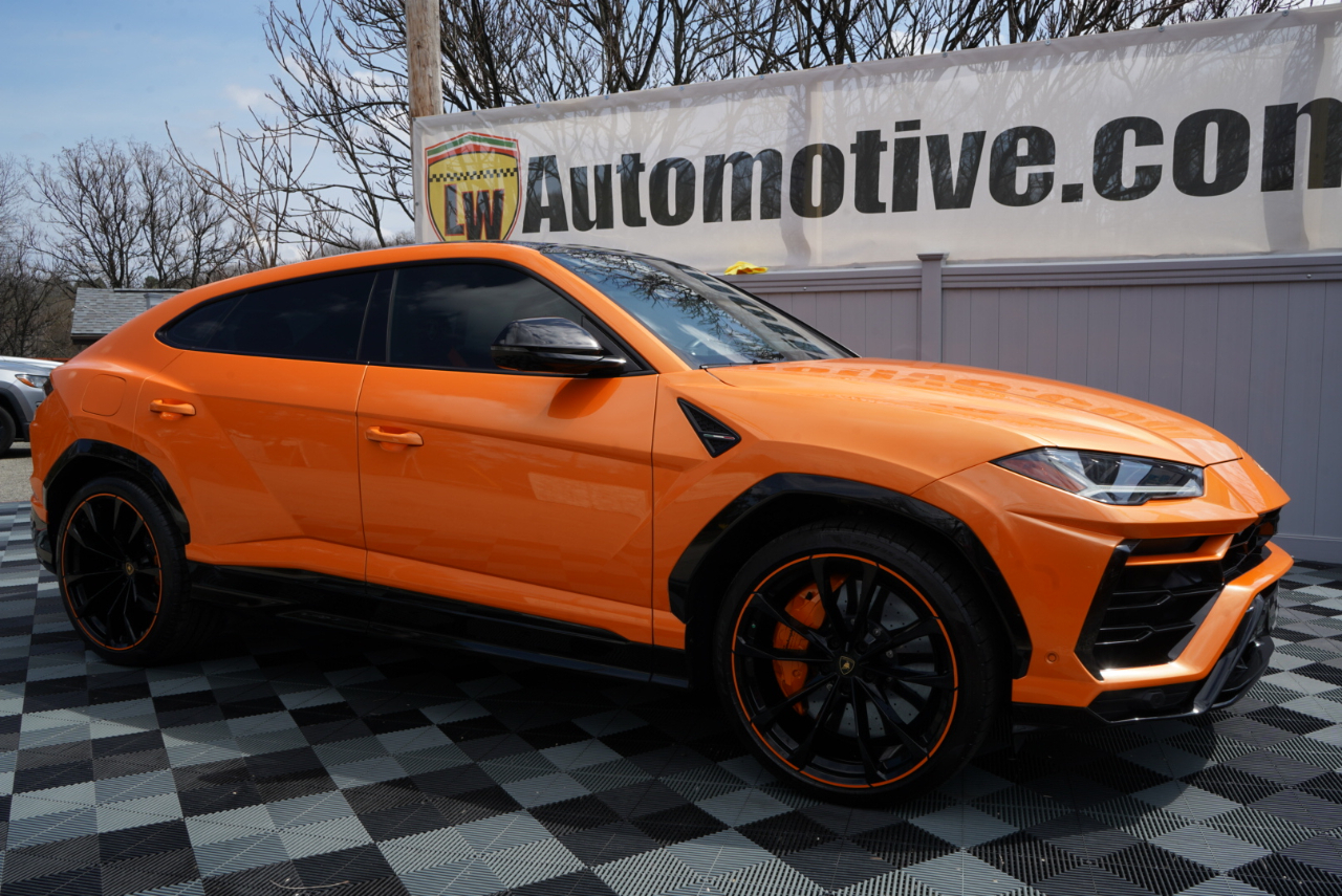 Lamborghini Urus AWD 2022