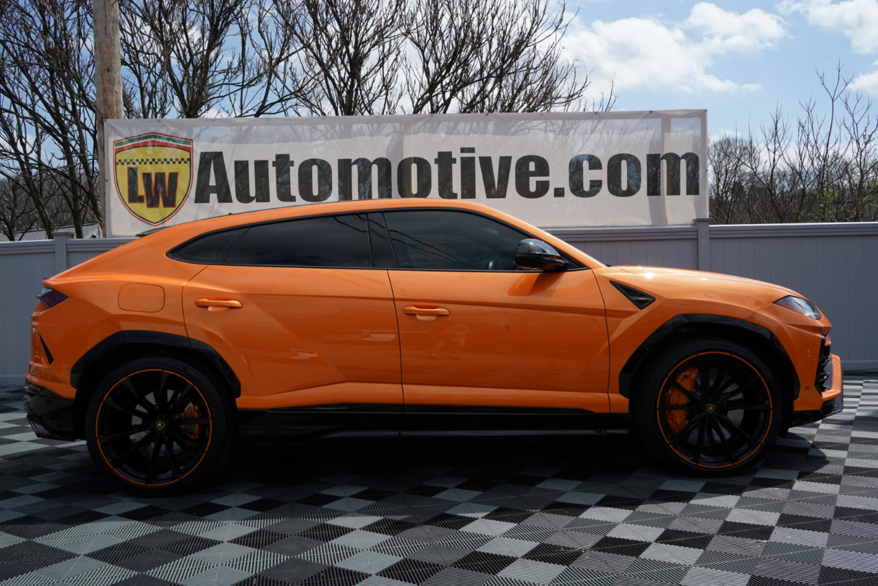 Lamborghini Urus AWD 2022