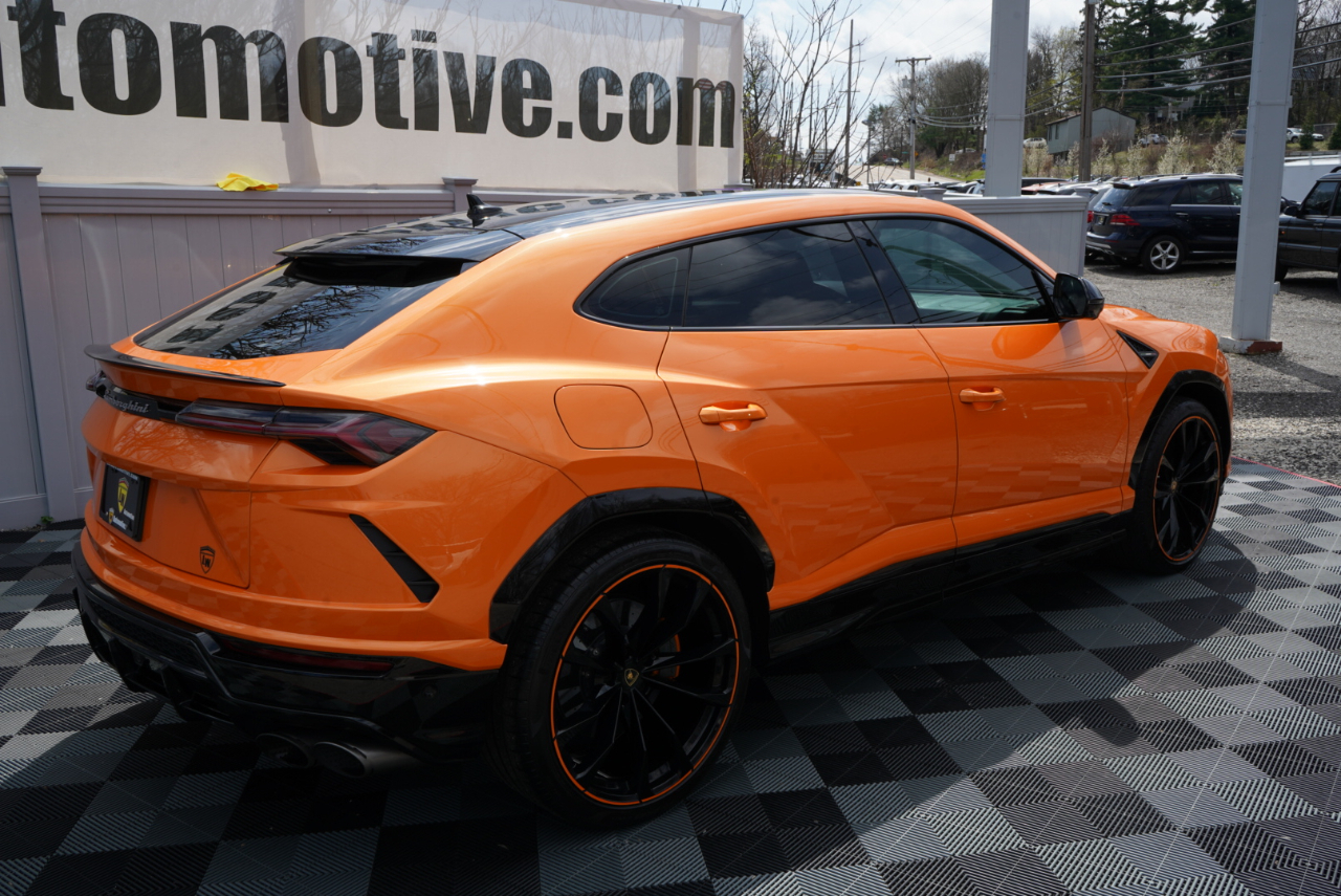 Lamborghini Urus AWD 2022