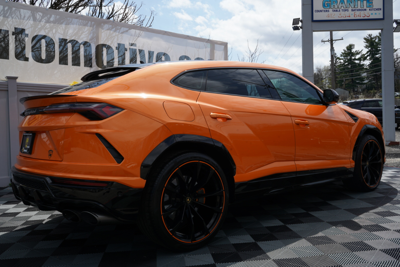 Lamborghini Urus AWD 2022