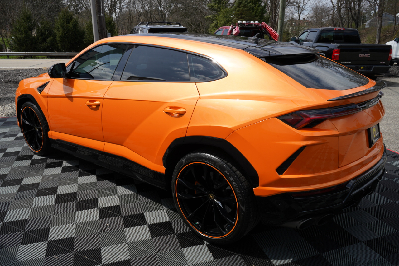Lamborghini Urus AWD 2022