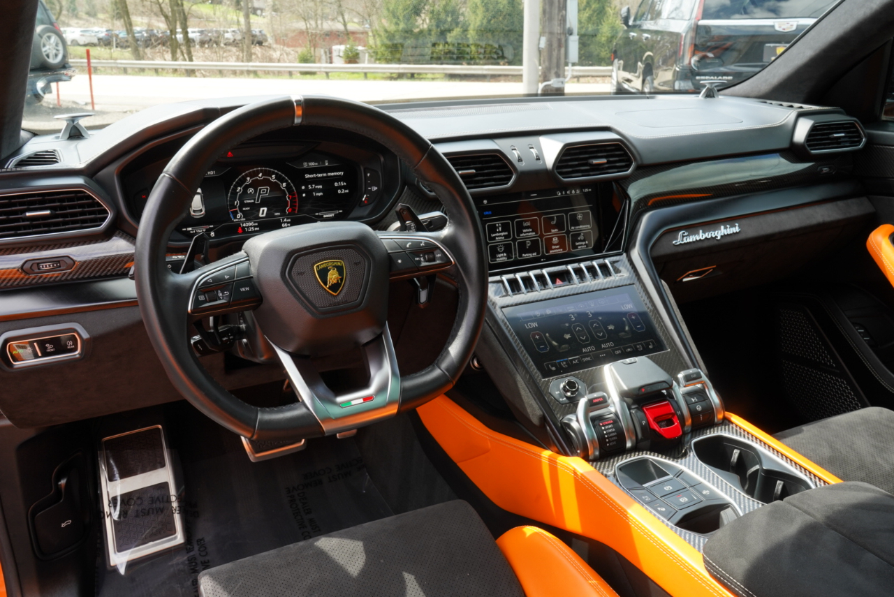 Lamborghini Urus AWD 2022