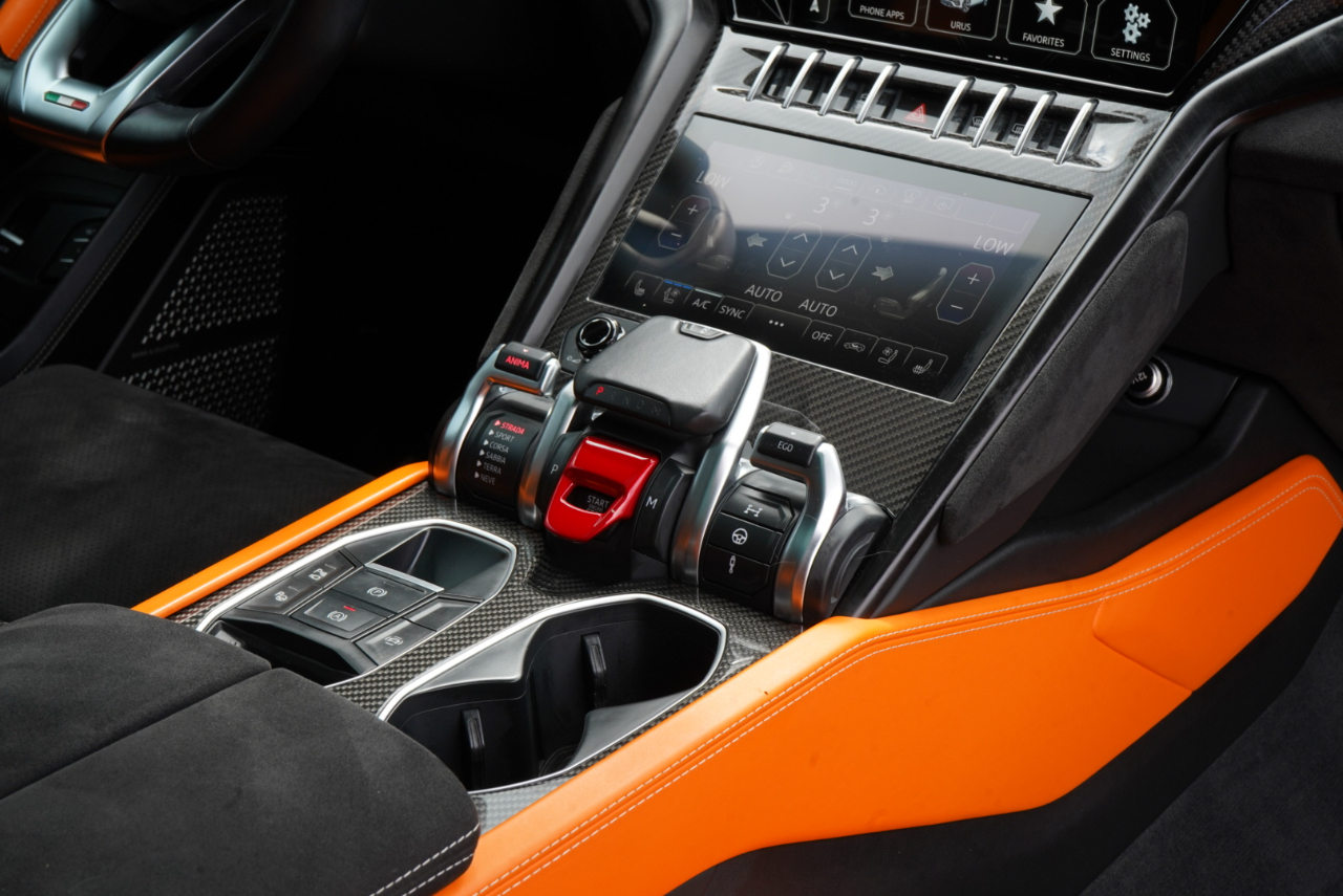 Lamborghini Urus AWD 2022