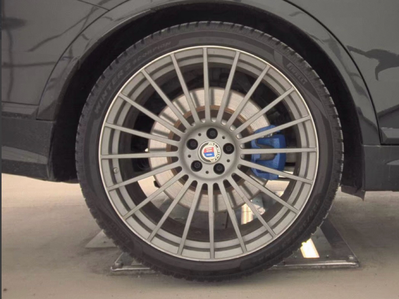 BMW X7 ALPINA XB7 Sports Activity Vehicle 2022