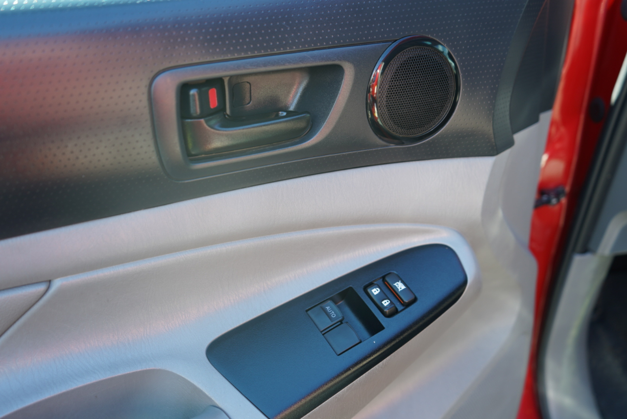 Toyota Tacoma 4WD Access Cab I4 AT (Natl) 2015