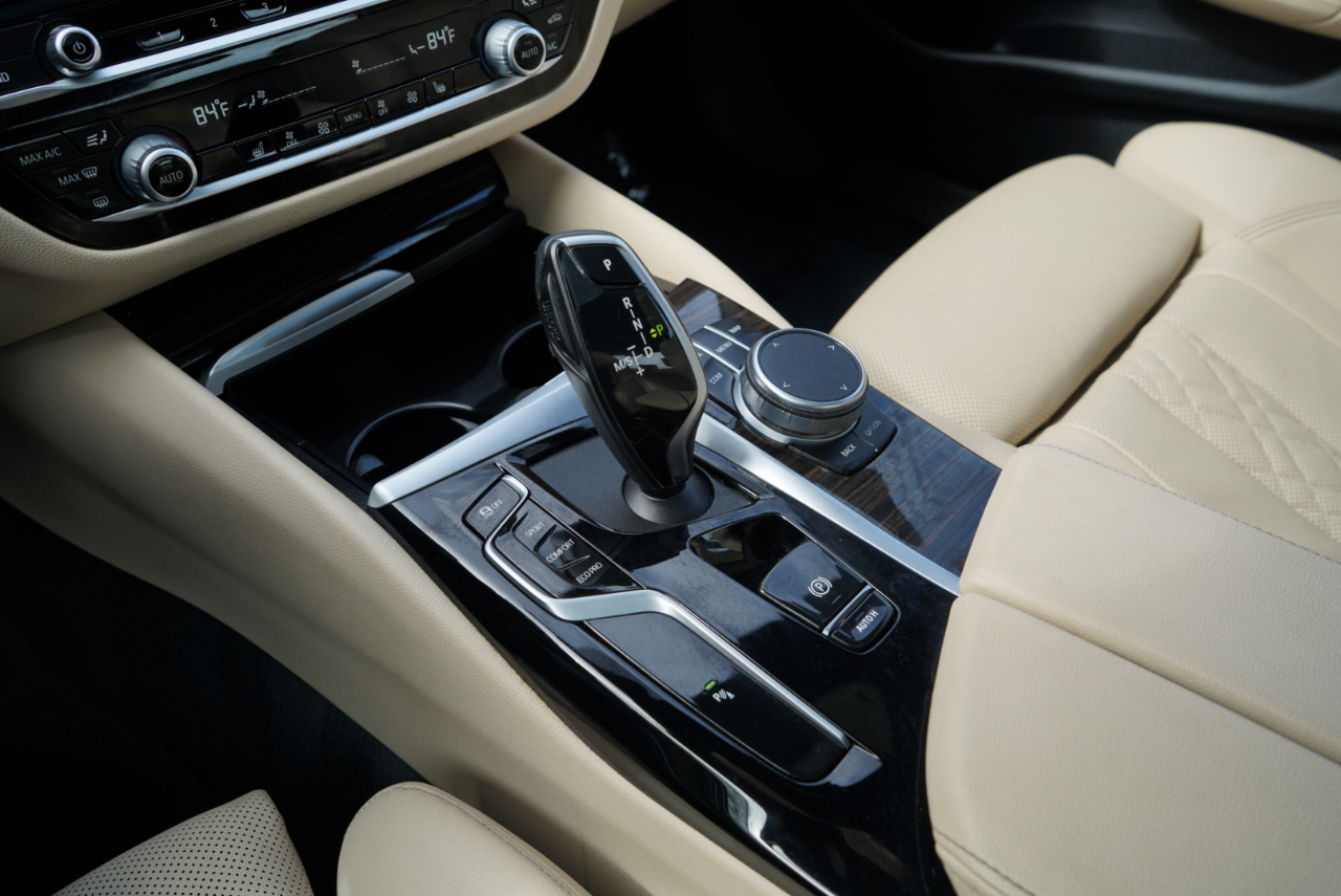 BMW 5 Series 530i xDrive Sedan 2021