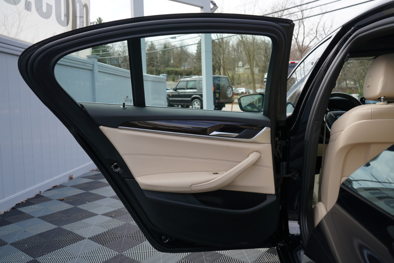 BMW 5 Series 530i xDrive Sedan 2021