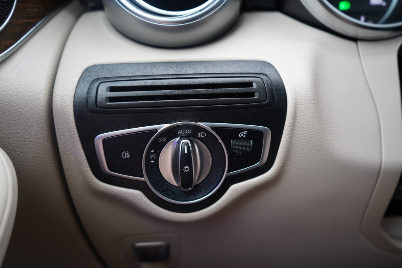 Mercedes-Benz GLC GLC 300 4MATIC SUV 2022