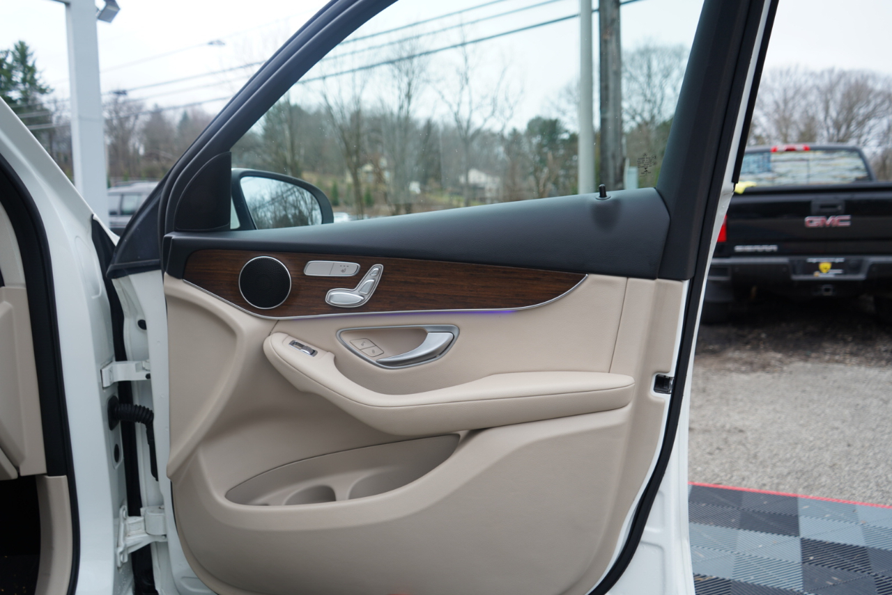 Mercedes-Benz GLC GLC 300 4MATIC SUV 2022