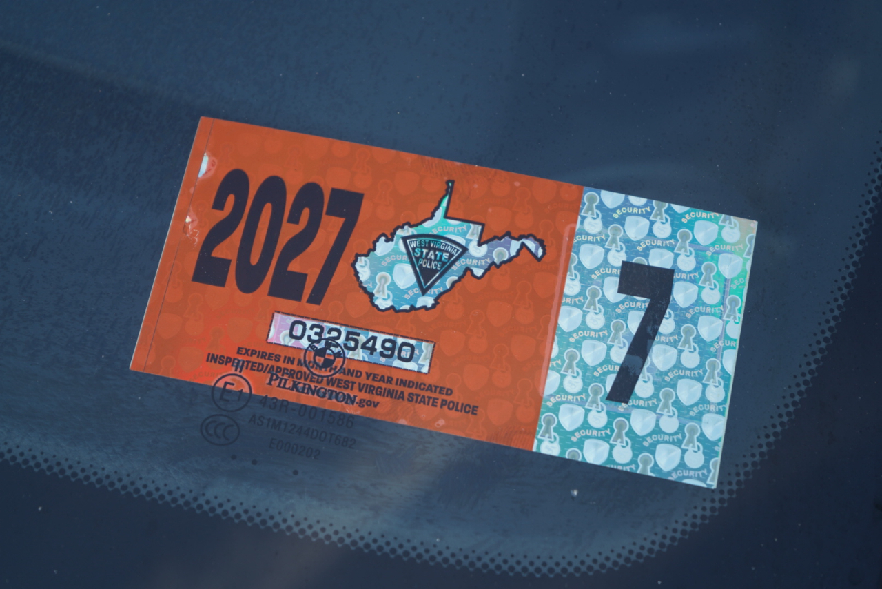 BMW 1 Series 2dr Conv 128i SULEV 2013