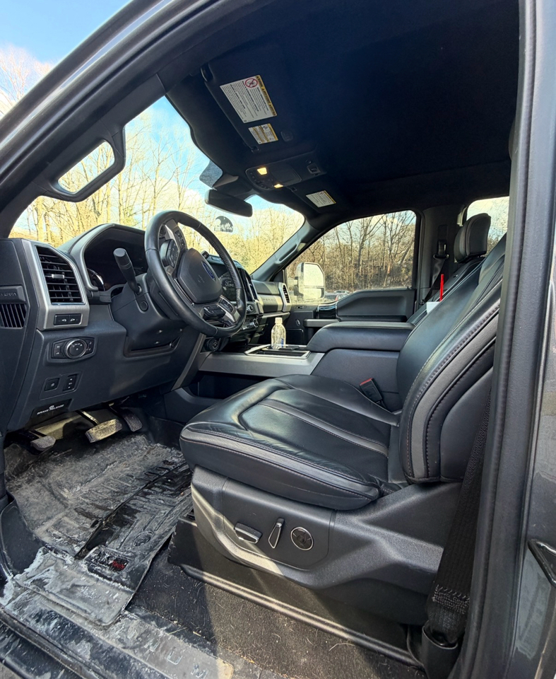 Ford Super Duty F-250 SRW Platinum 4WD Crew Cab 8' Box 2022