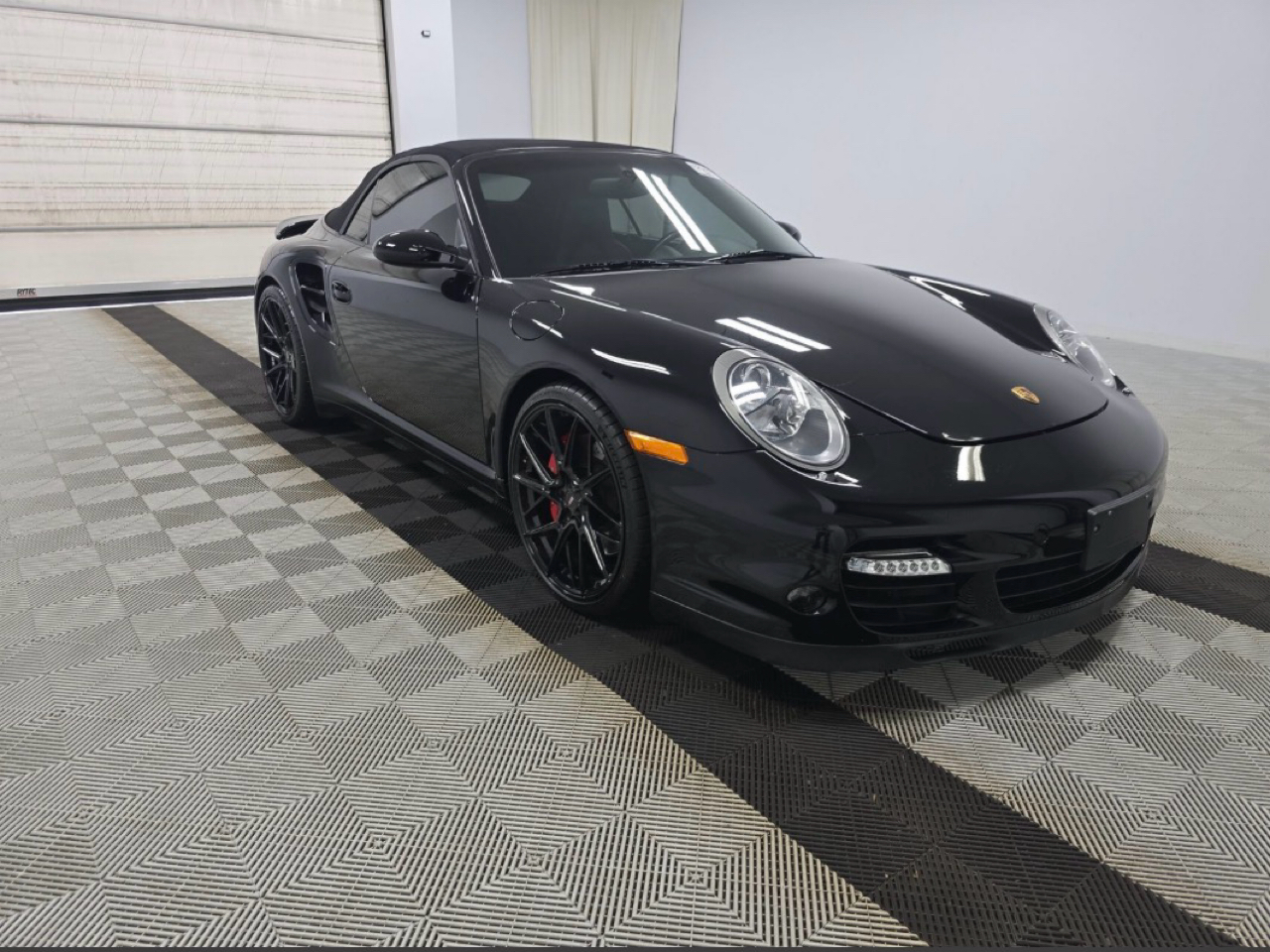 Porsche 911 2dr Cabriolet Turbo 2009